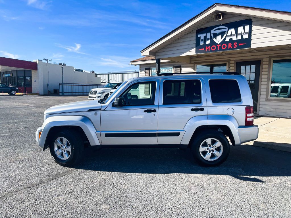 2012 Jeep Liberty Image 2
