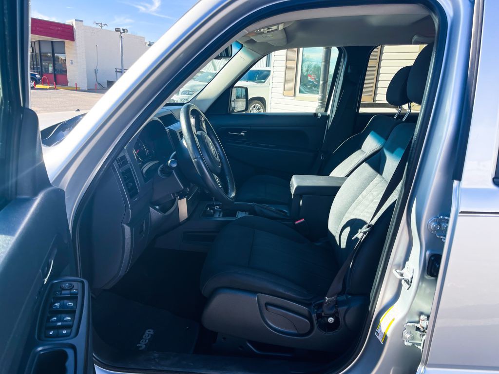 2012 Jeep Liberty Image 5