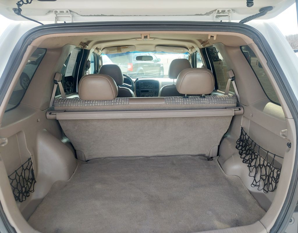 2002 Ford Escape Image 9