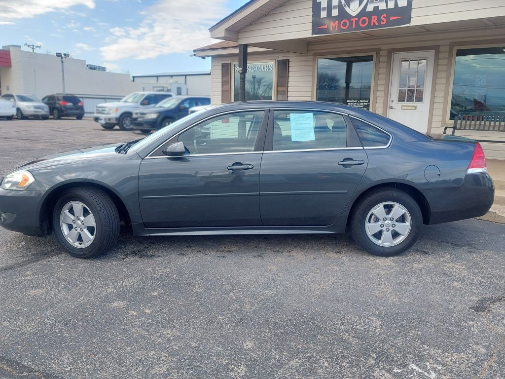 2011 Chevrolet Impala Image 2