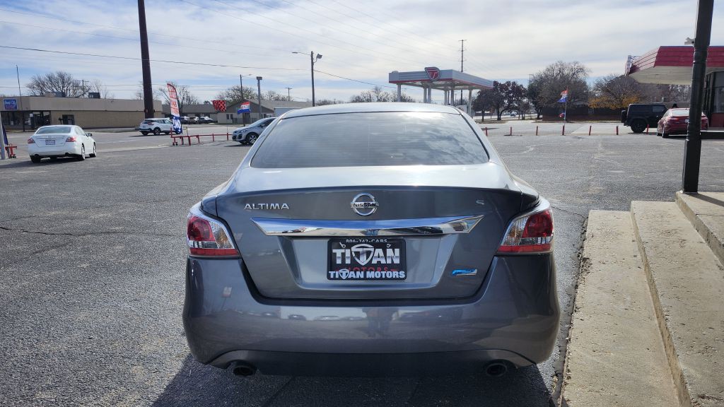 2014 Nissan Altima Image 9