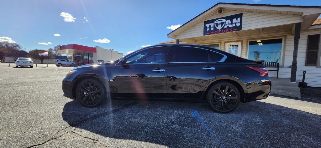 2017 Nissan Altima Image 2