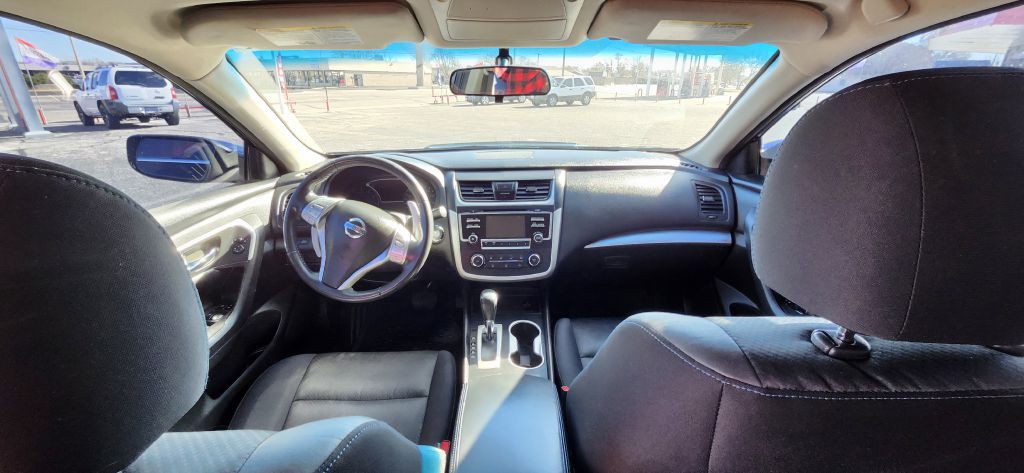 2017 Nissan Altima Image 6