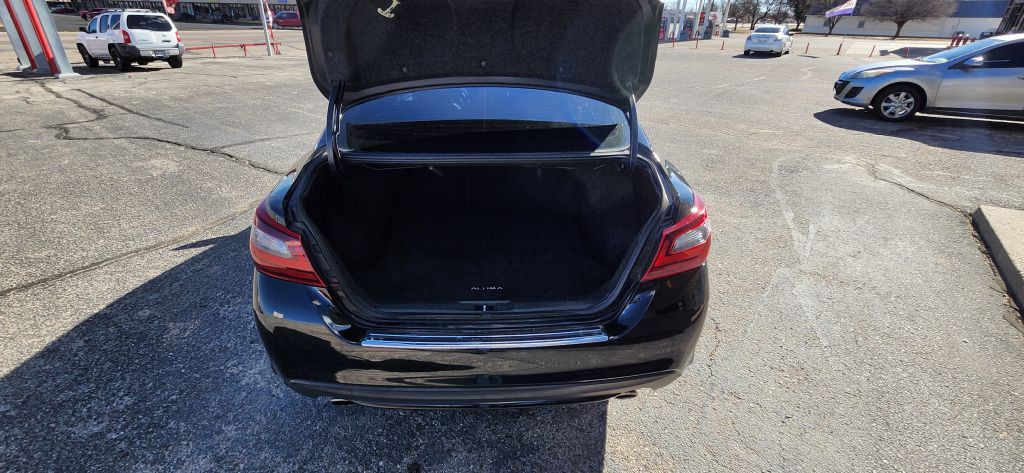 2017 Nissan Altima Image 8