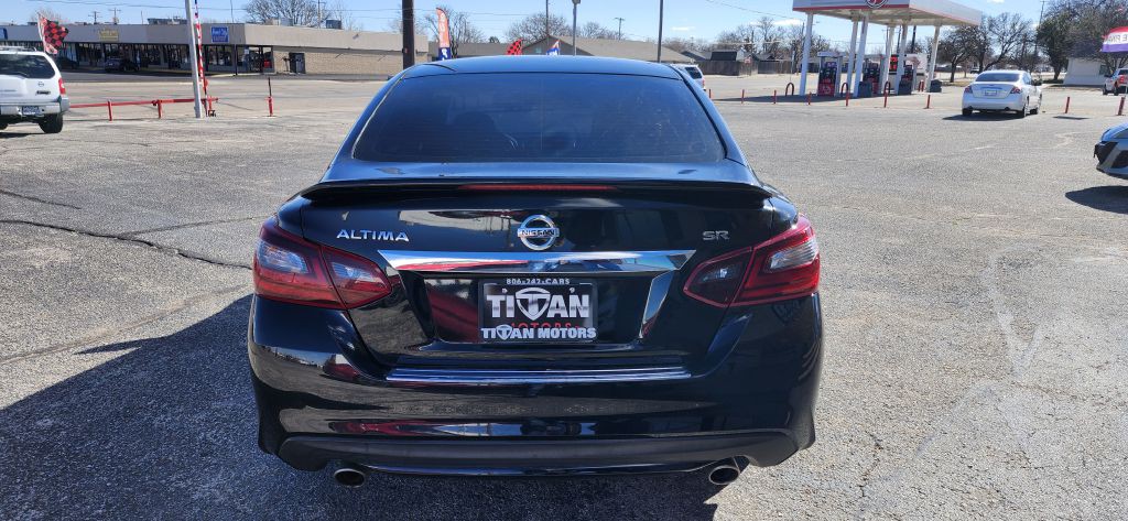 2017 Nissan Altima Image 9