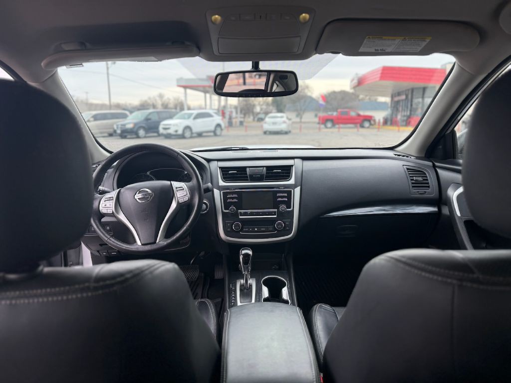 2016 Nissan Altima Image 5