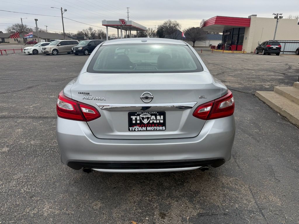 2016 Nissan Altima Image 8