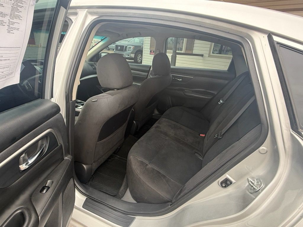 2015 Nissan Altima Image 7