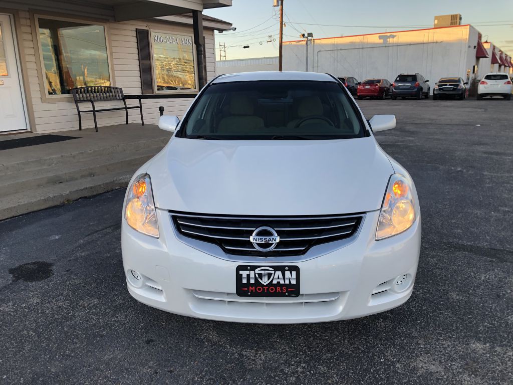 2010 Nissan Altima Image 2