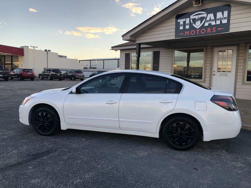 2010 Nissan Altima Image 3