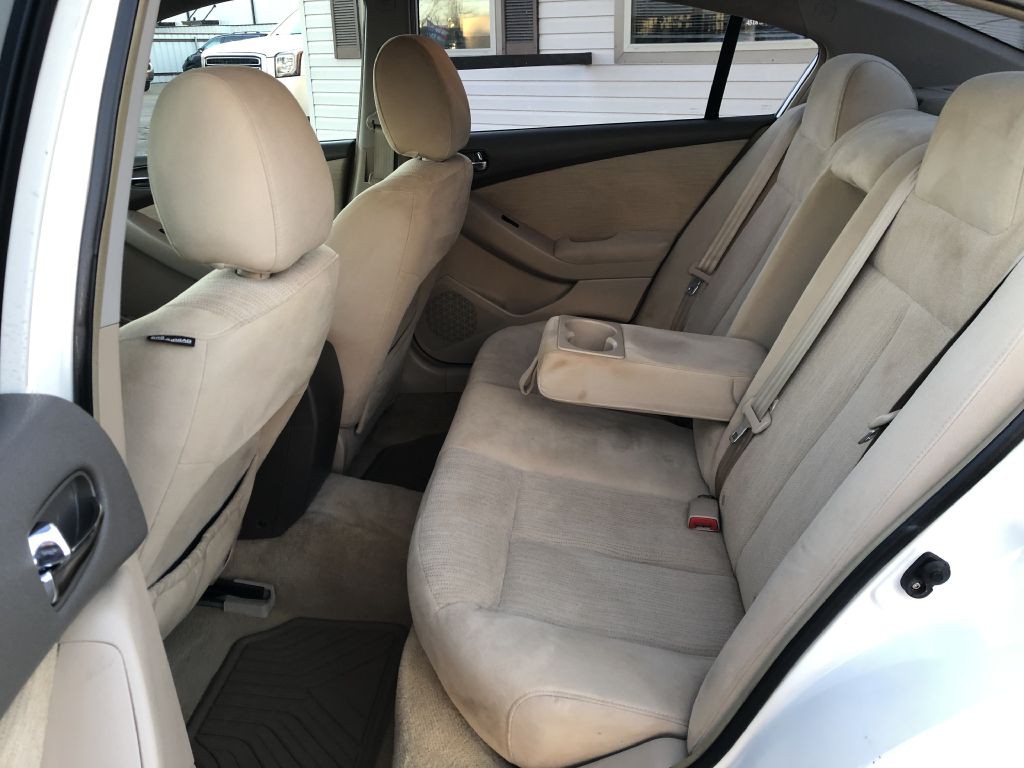 2010 Nissan Altima Image 7