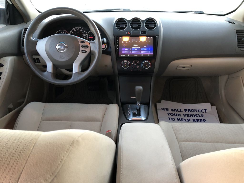 2010 Nissan Altima Image 8