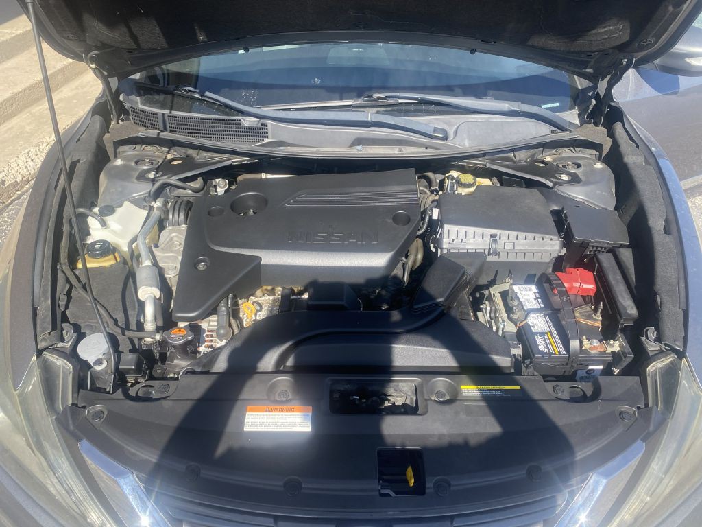 2016 Nissan Altima Image 4