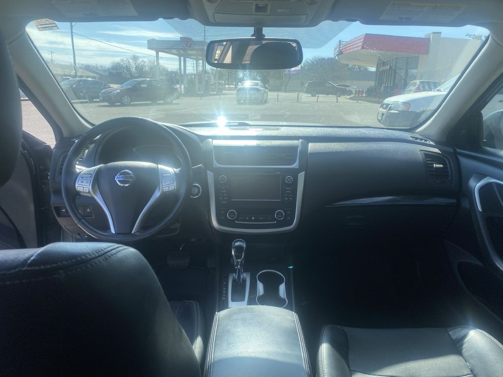 2016 Nissan Altima Image 6