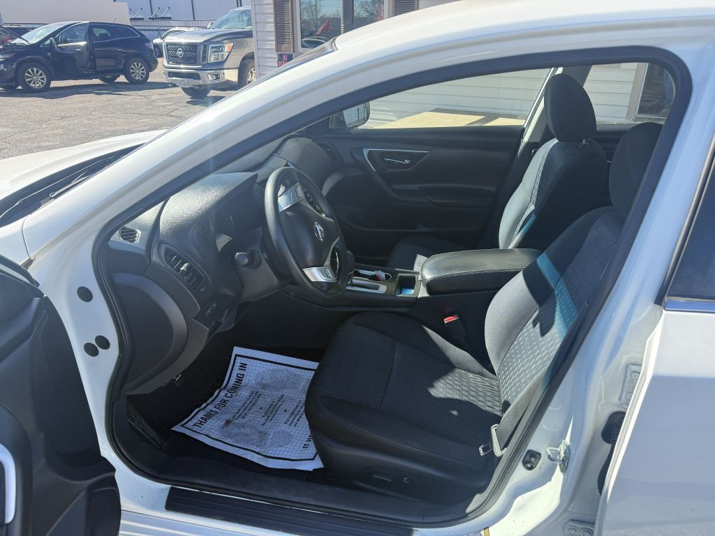 2017 Nissan Altima Image 5