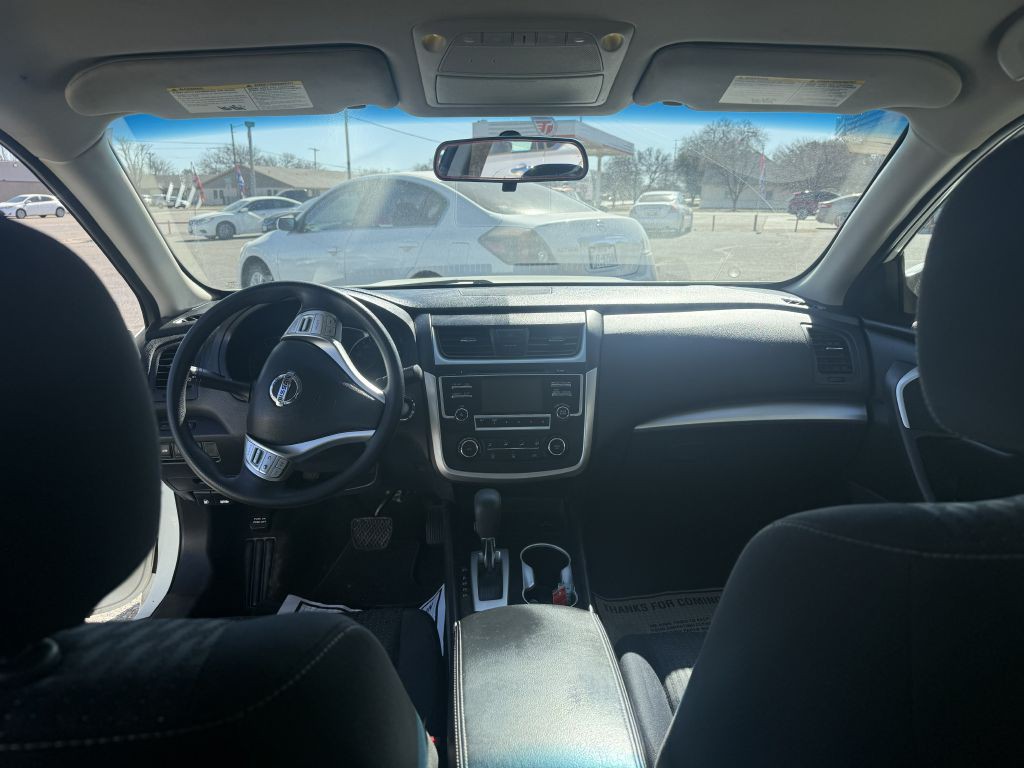 2017 Nissan Altima Image 6