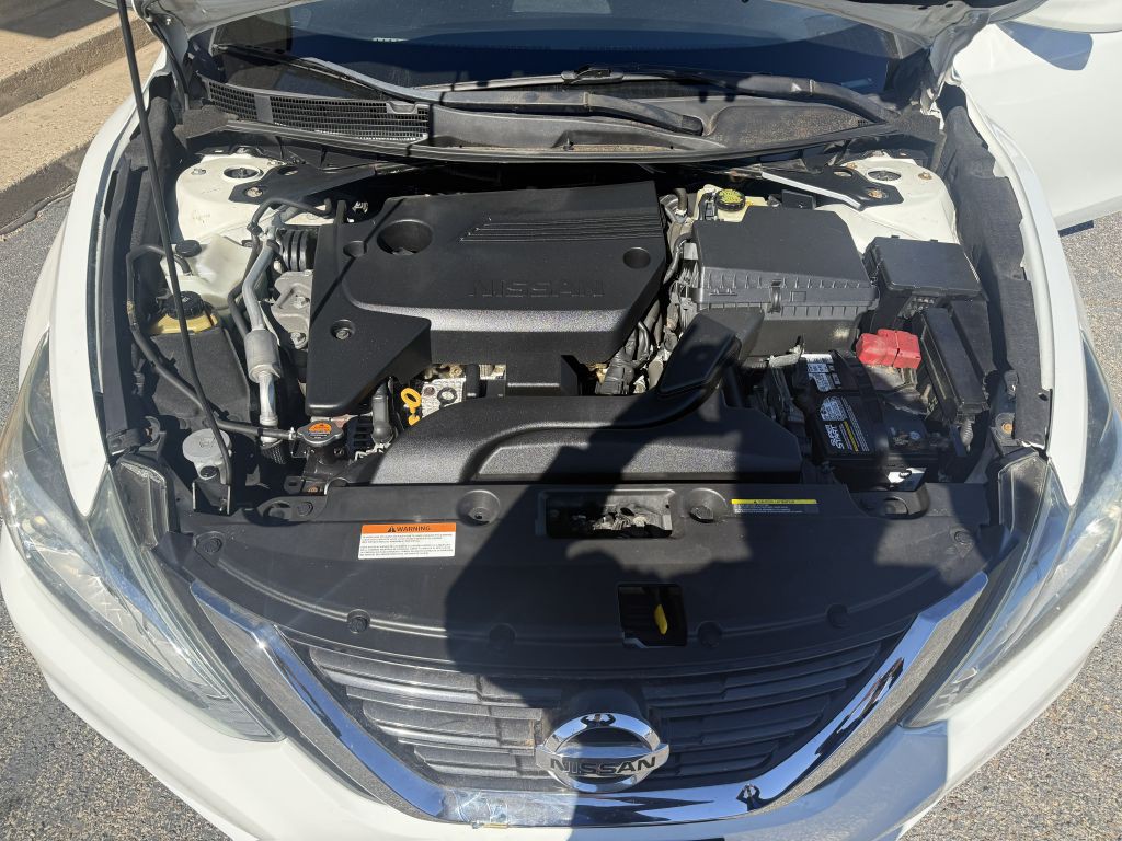 2017 Nissan Altima Image 4