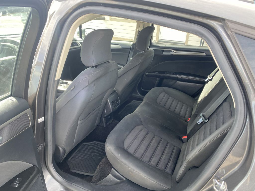 2017 Ford Fusion Image 4