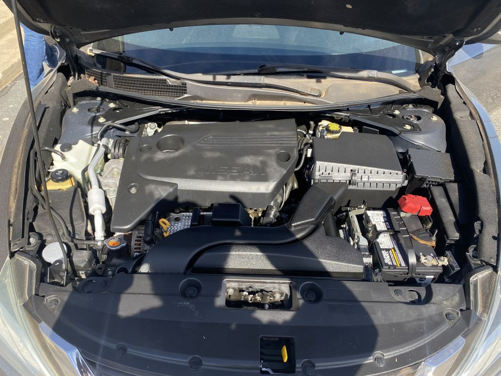 2017 Nissan Altima Image 3