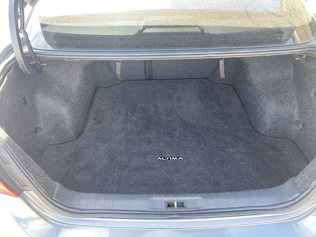 2017 Nissan Altima Image 7