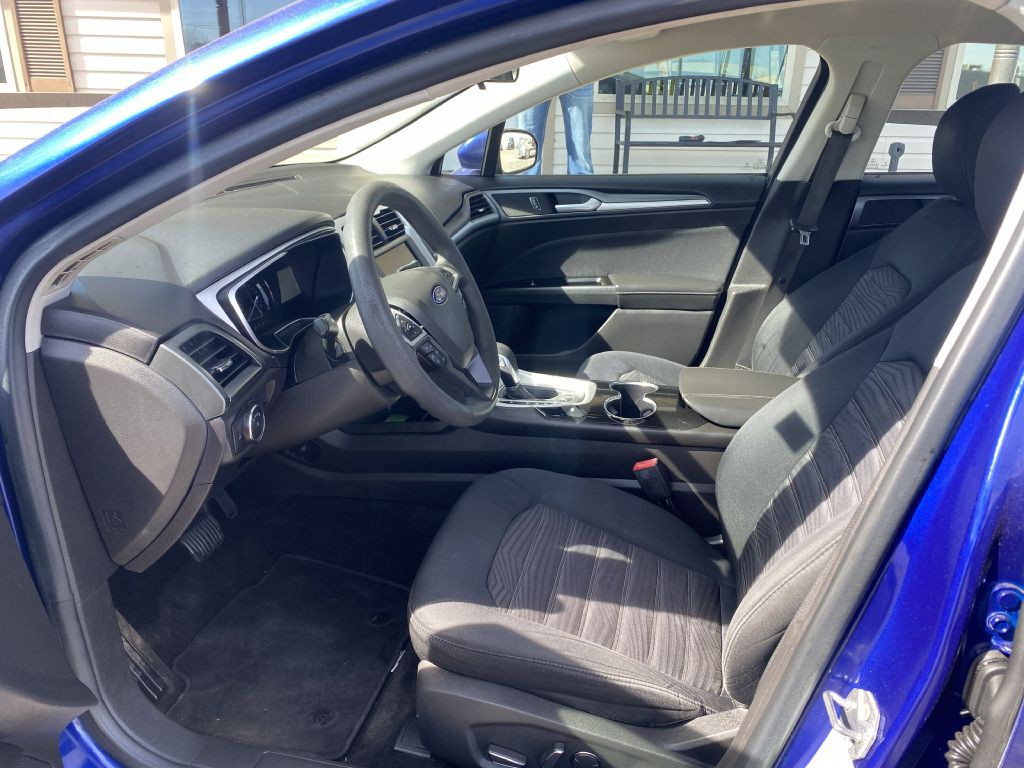 2016 Ford Fusion Image 5