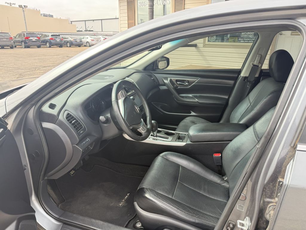 2015 Nissan Altima Image 4