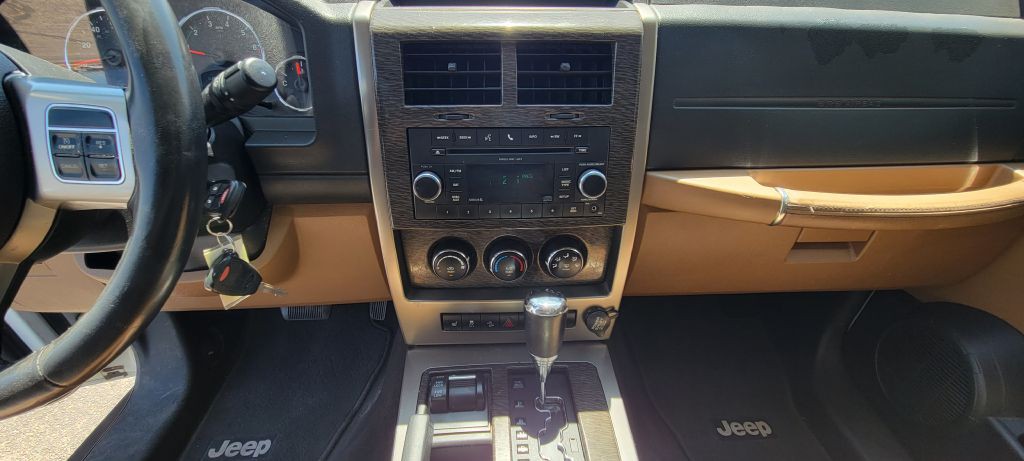 2012 Jeep Liberty Image 7