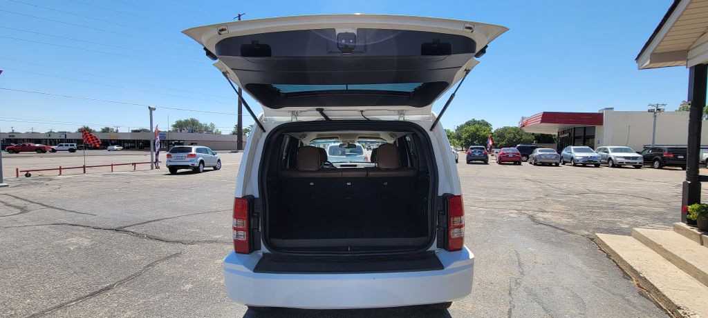 2012 Jeep Liberty Image 12