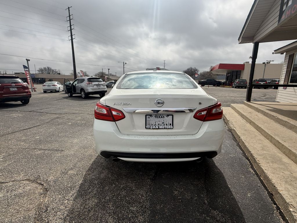 2016 Nissan Altima Image 7