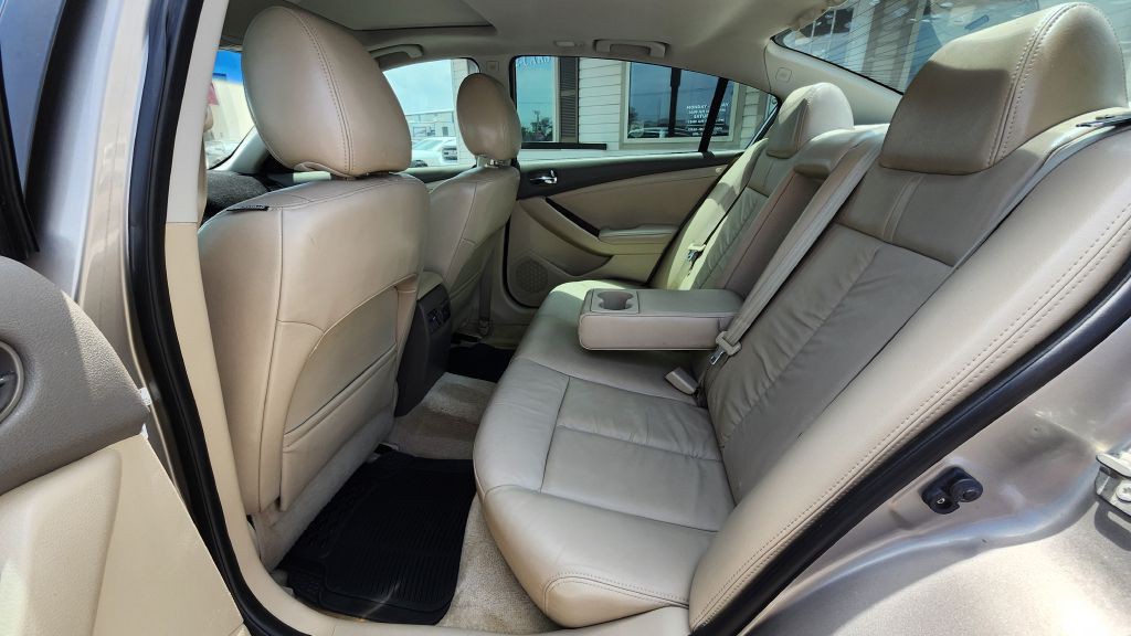 2012 Nissan Altima Image 8