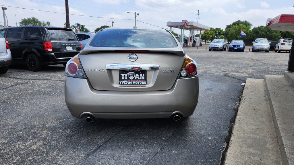 2012 Nissan Altima Image 10