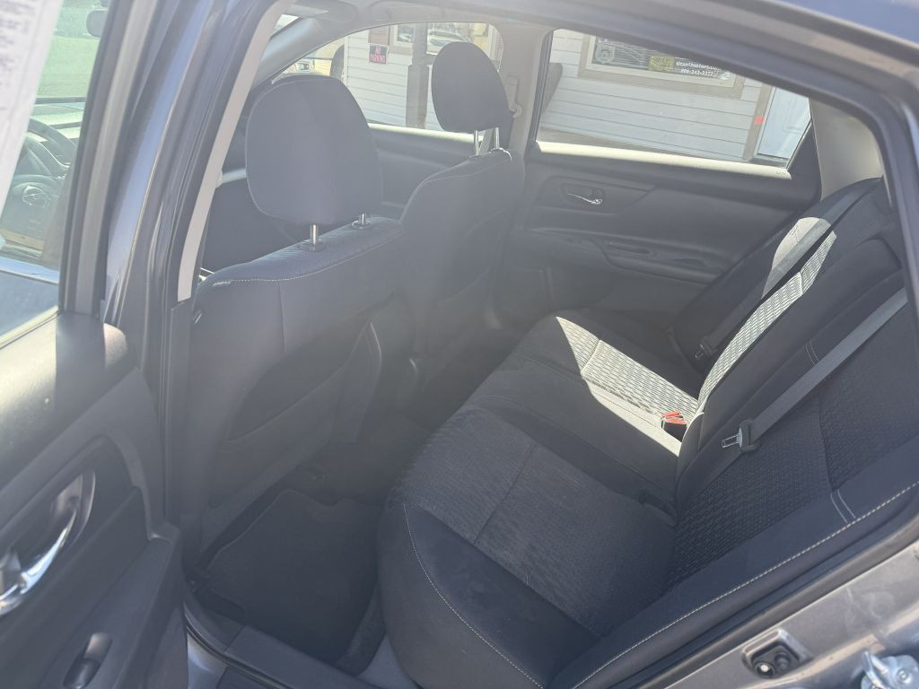 2017 Nissan Altima Image 6