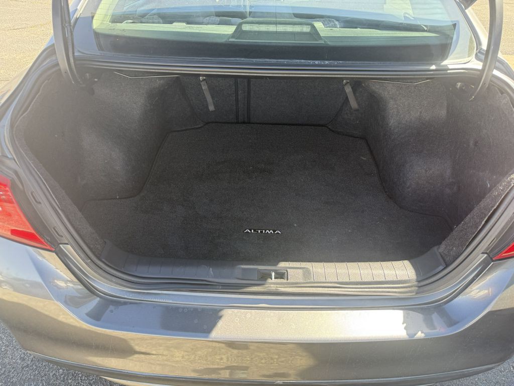 2017 Nissan Altima Image 7