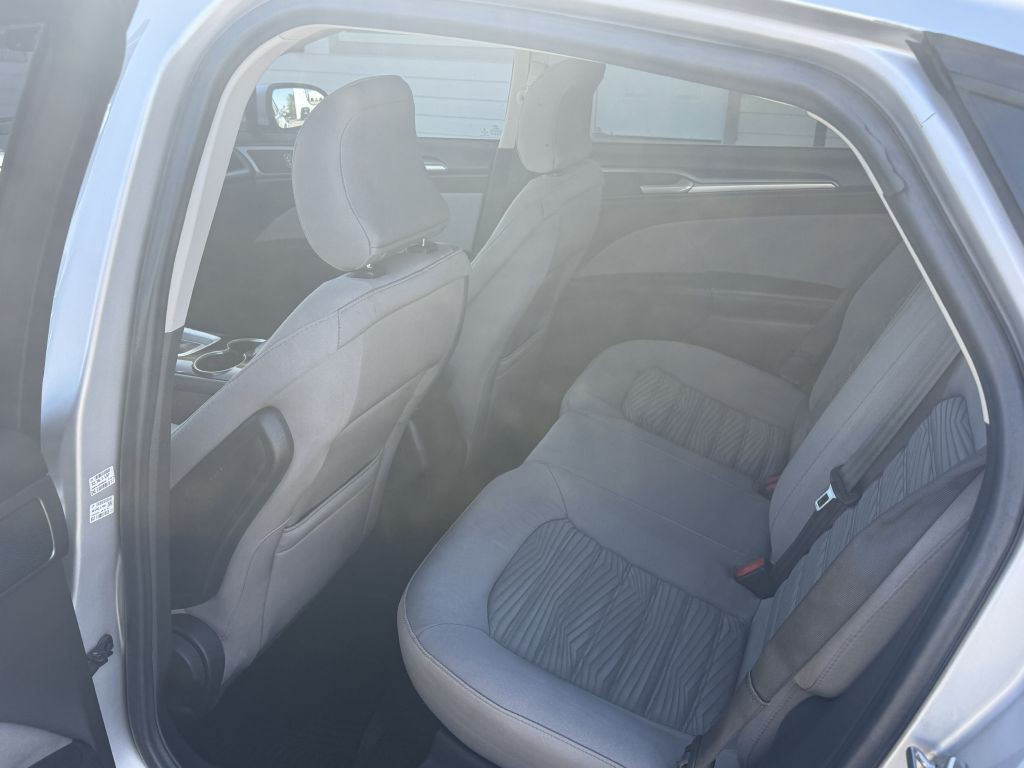 2016 Ford Fusion Image 6