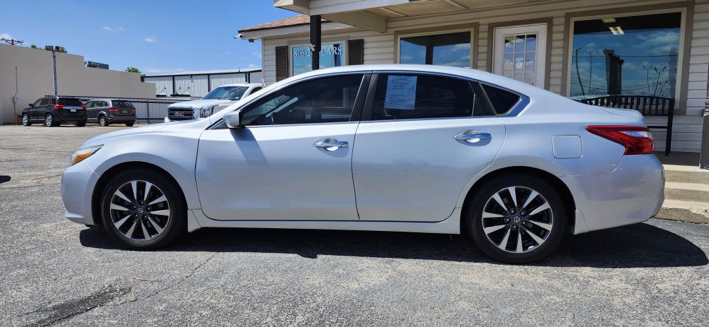2017 Nissan Altima Image 2
