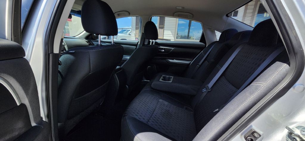2017 Nissan Altima Image 7