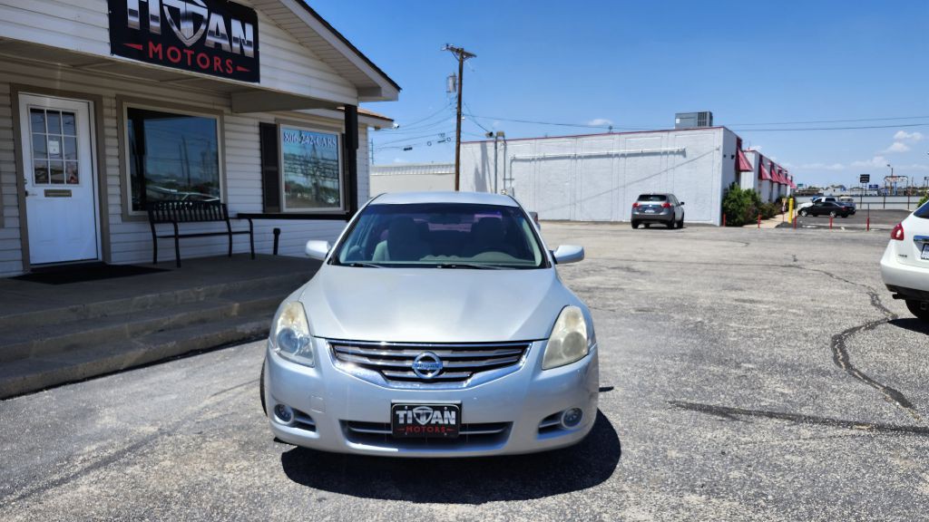 2010 Nissan Altima Image 2