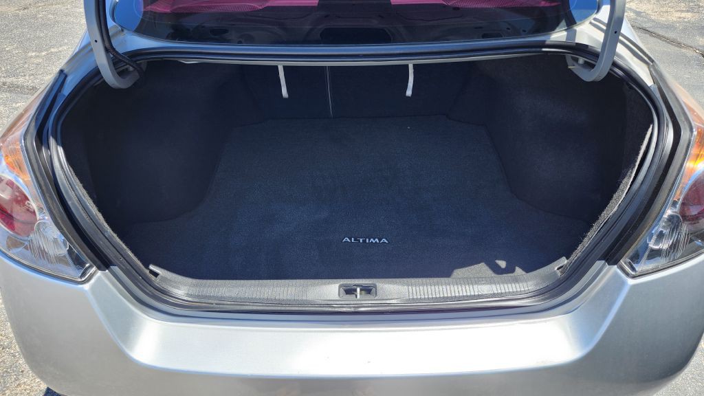 2010 Nissan Altima Image 7