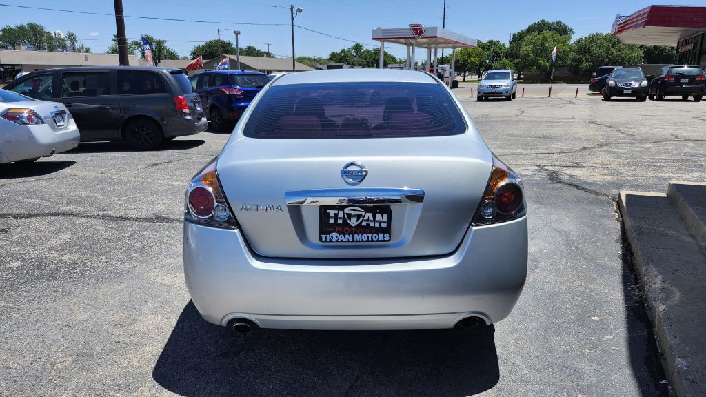 2010 Nissan Altima Image 8