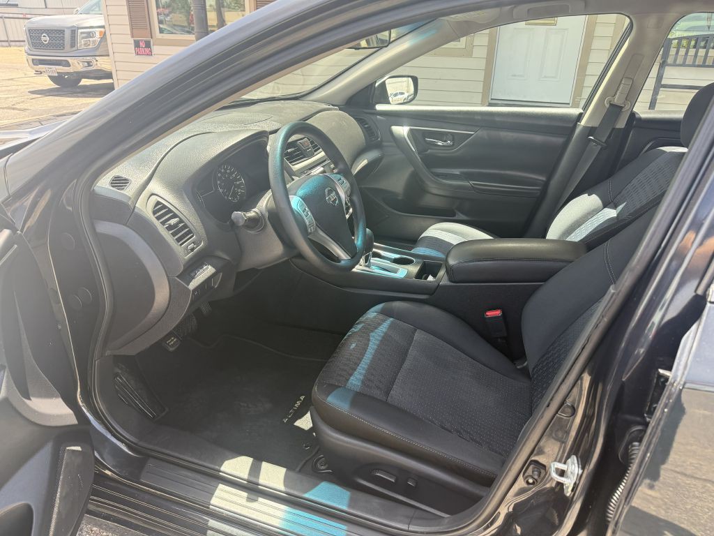 2016 Nissan Altima Image 4
