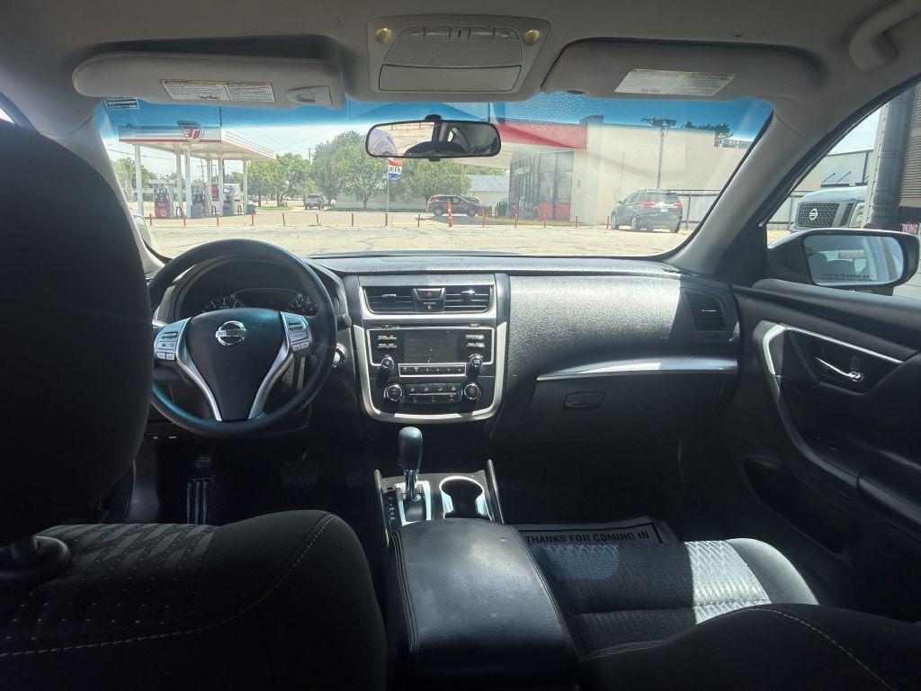 2016 Nissan Altima Image 5
