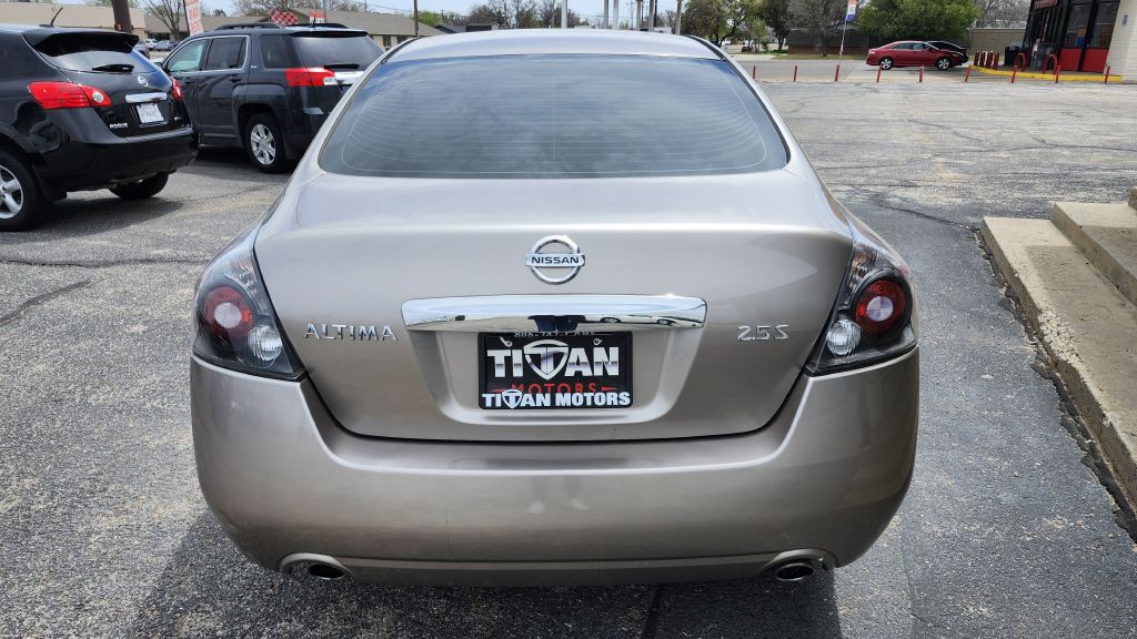 2012 Nissan Altima Image 10