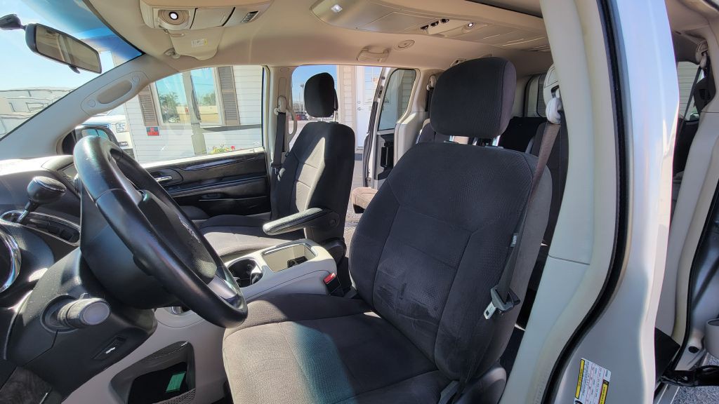 2011 Dodge Grand Caravan Image 4