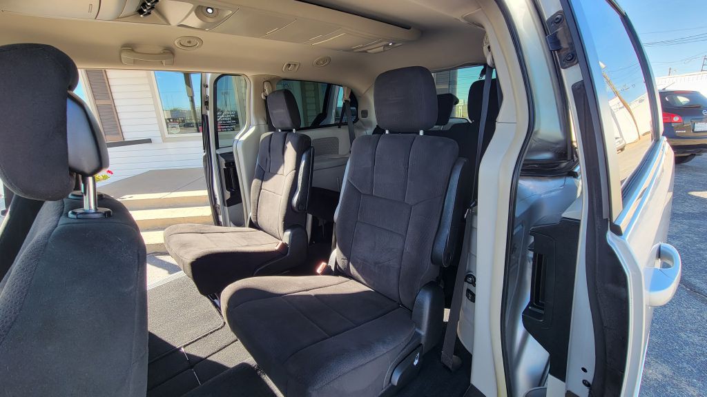2011 Dodge Grand Caravan Image 8