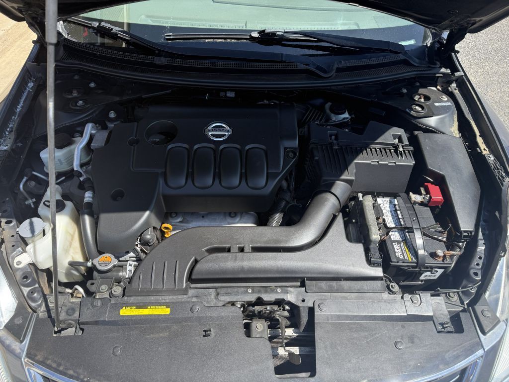 2011 Nissan Altima Image 3