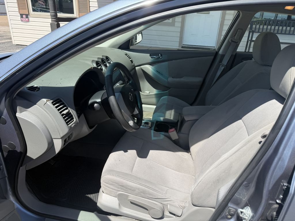 2011 Nissan Altima Image 4
