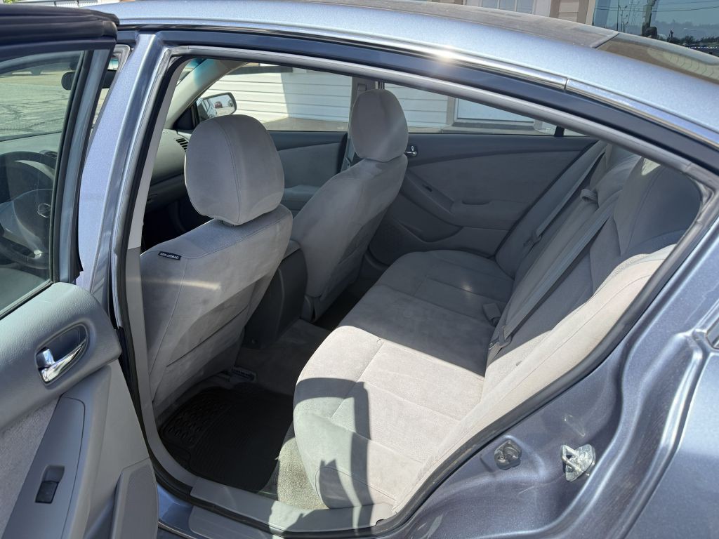 2011 Nissan Altima Image 6