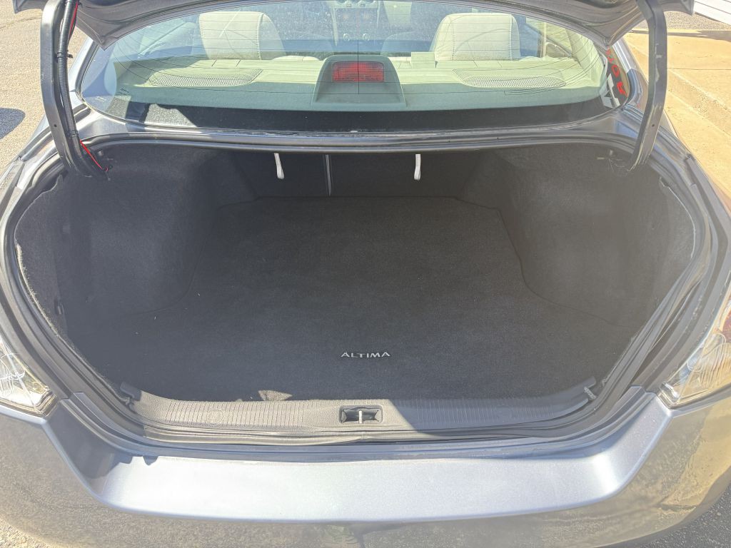 2011 Nissan Altima Image 7