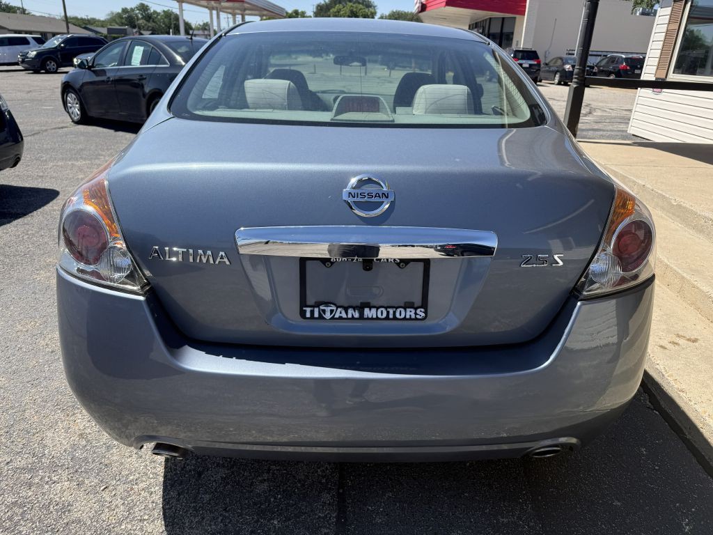 2011 Nissan Altima Image 8