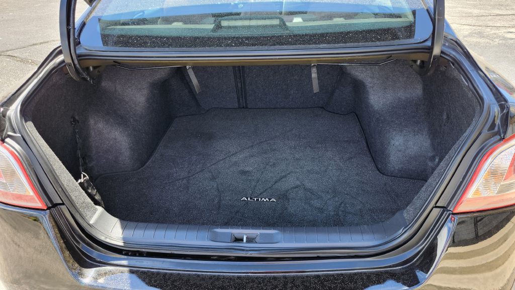 2013 Nissan Altima Image 9
